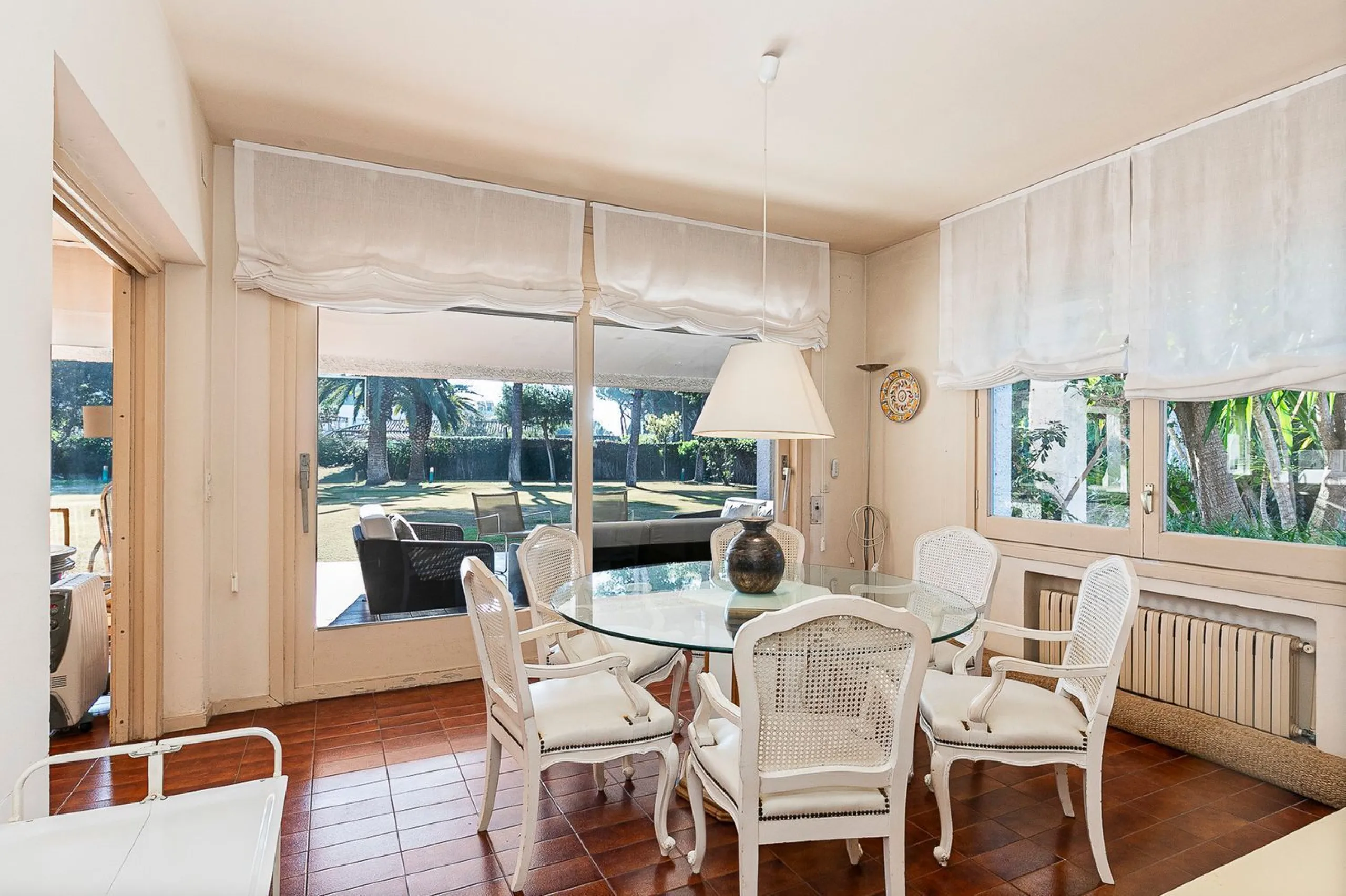 Casa con gran parcela y potencial en Terramar, Sitges