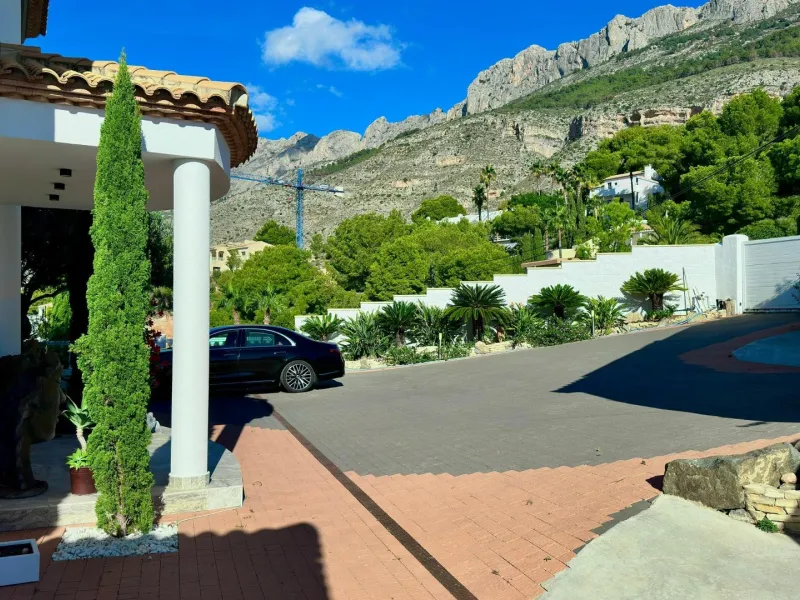Elegant Villa with Sea Views and Altea la Vella 🌊✨