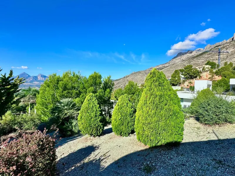 Elegant Villa with Sea Views and Altea la Vella 🌊✨