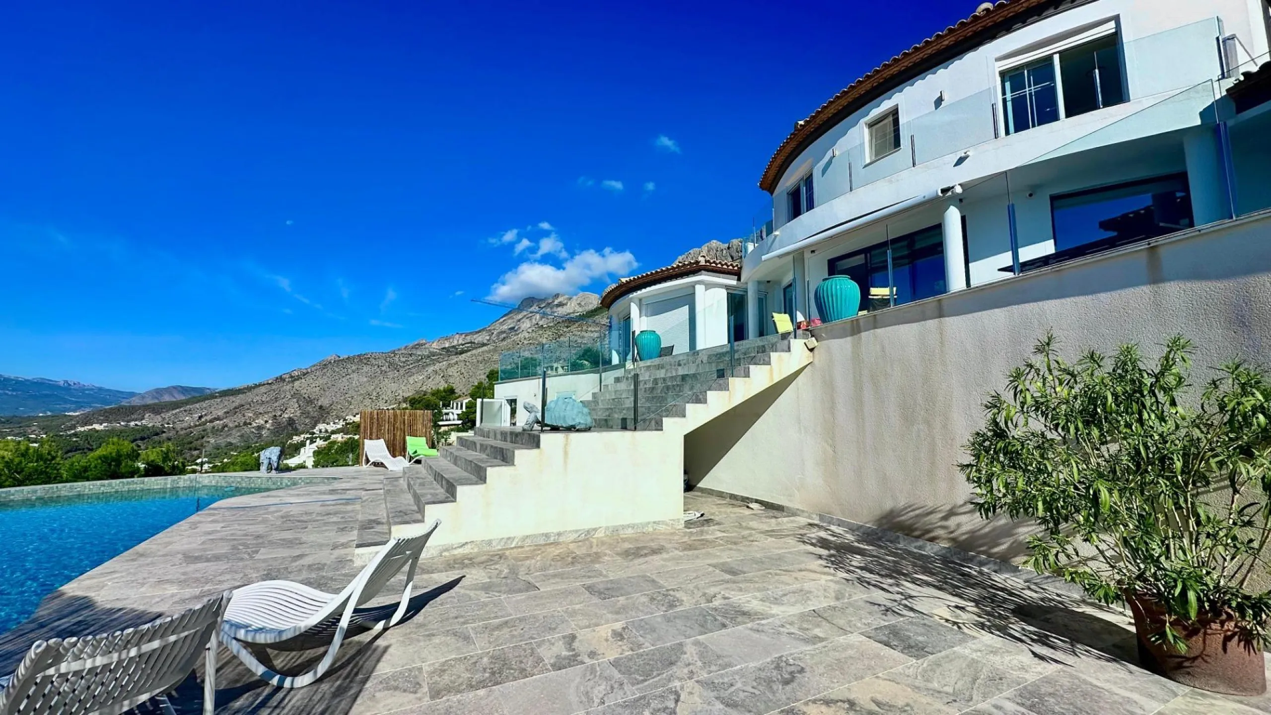 Elegant Villa with Sea Views and Altea la Vella 🌊✨