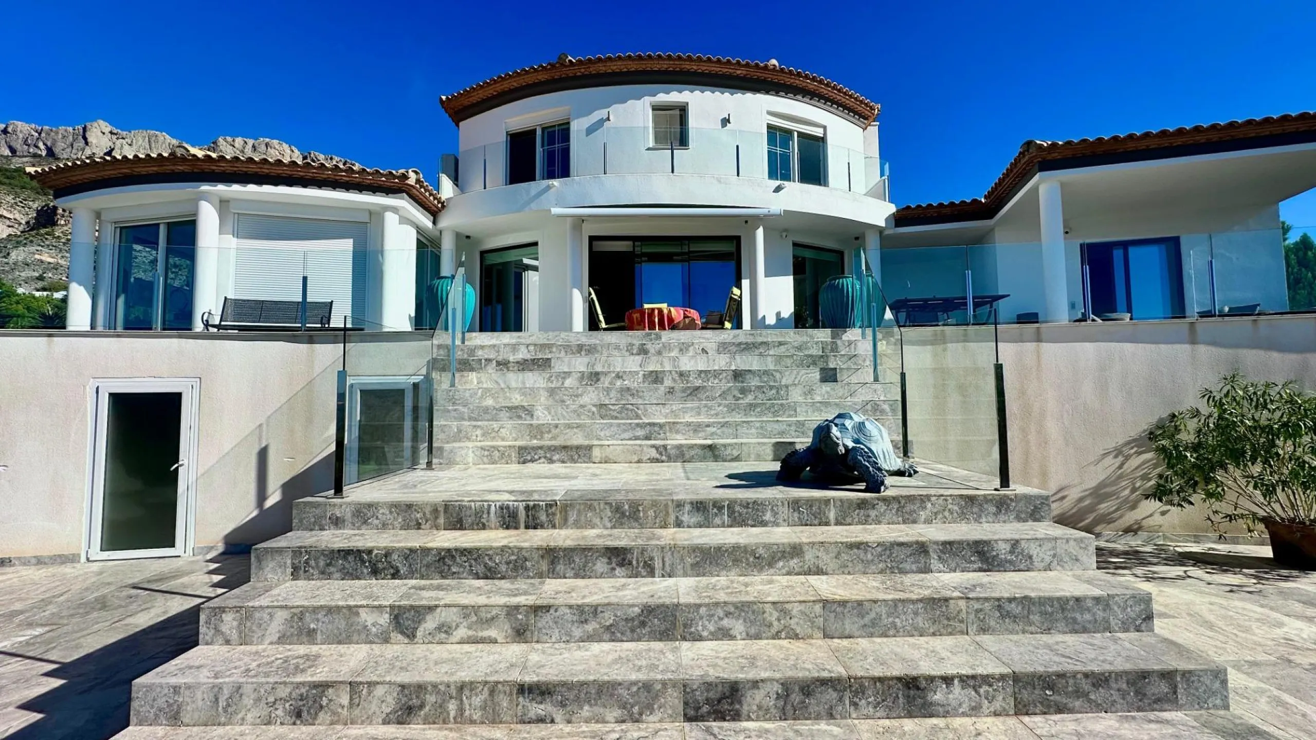 Elegant Villa with Sea Views and Altea la Vella 🌊✨