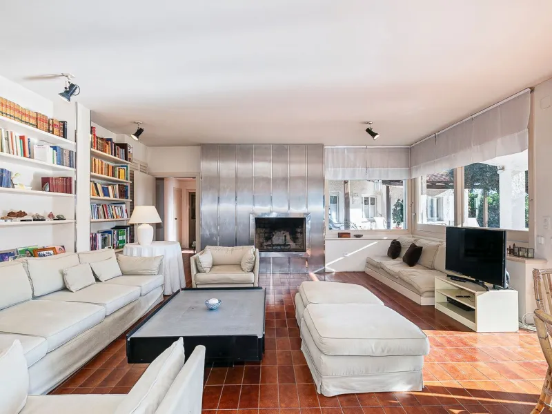Casa con gran parcela y potencial en Terramar, Sitges