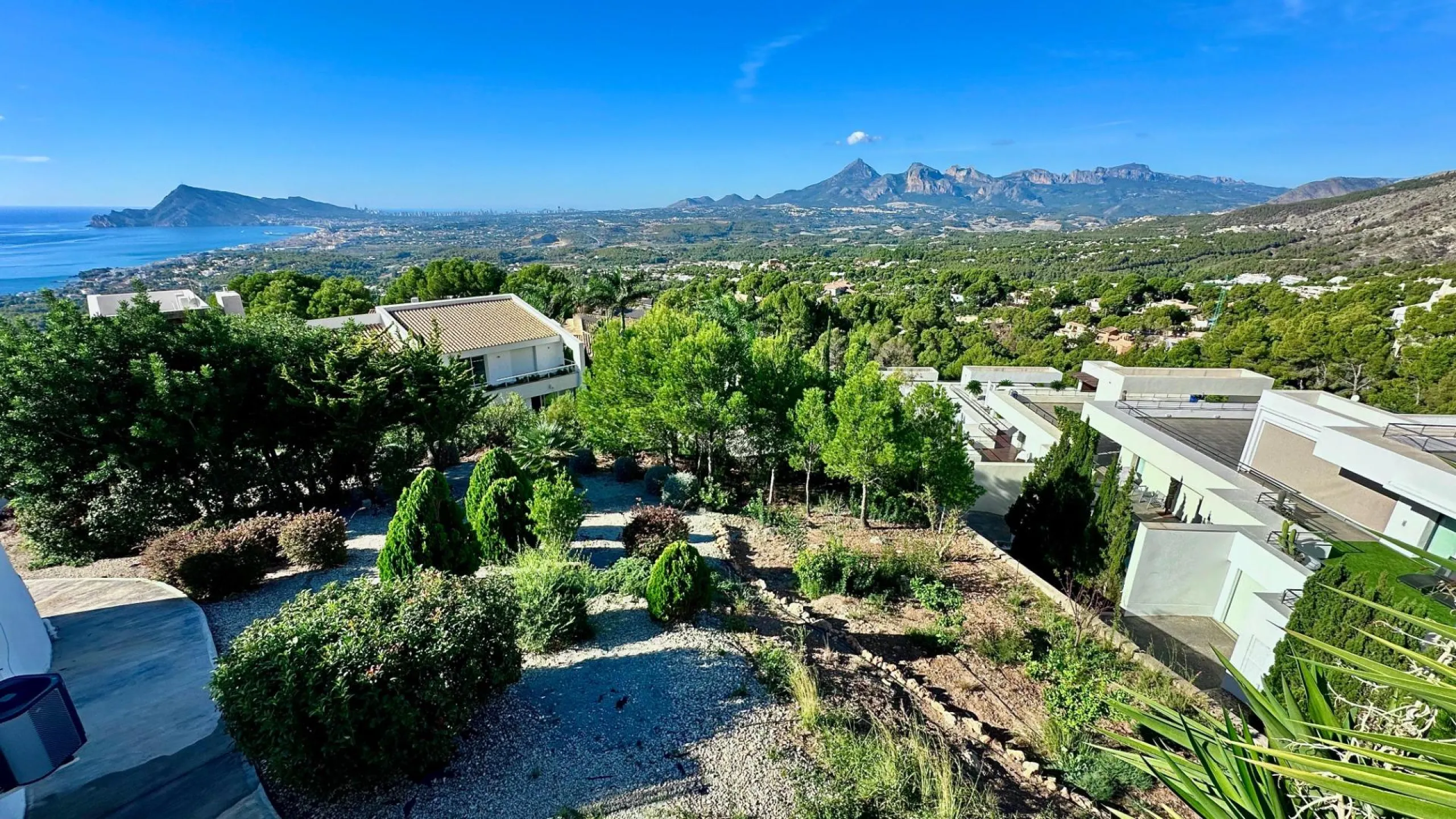 Elegant Villa with Sea Views and Altea la Vella 🌊✨
