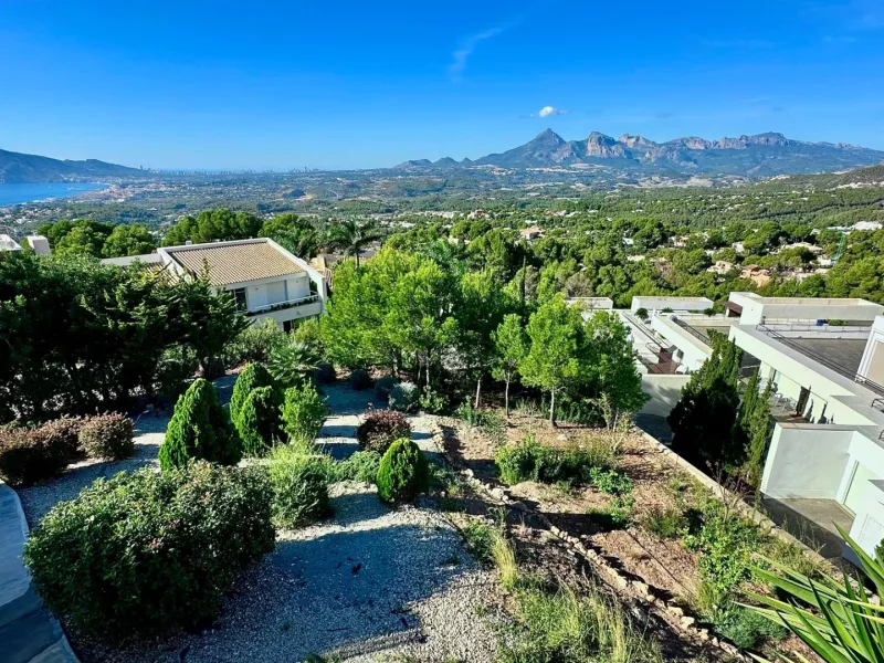 Elegant Villa with Sea Views and Altea la Vella 🌊✨