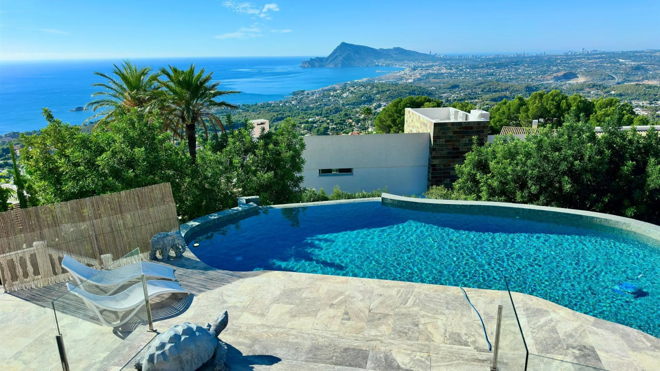 Elegant Villa with Sea Views and Altea la Vella 🌊✨