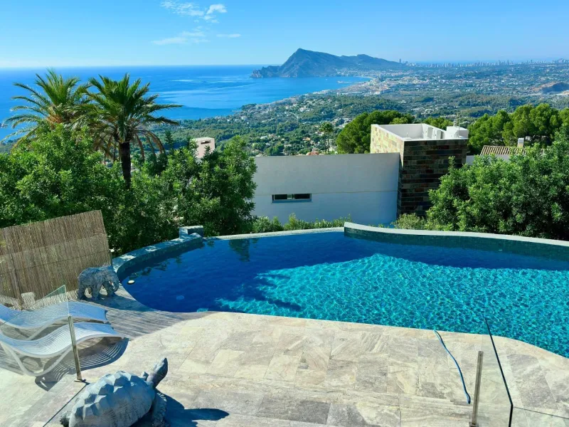 Elegant Villa with Sea Views and Altea la Vella 🌊✨
