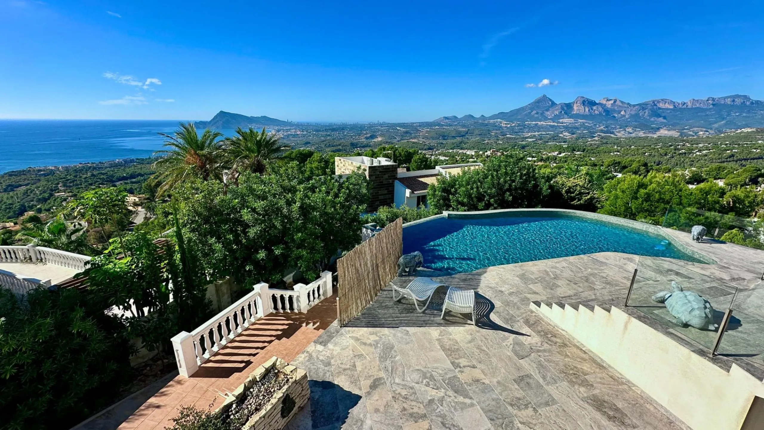 Elegant Villa with Sea Views and Altea la Vella 🌊✨