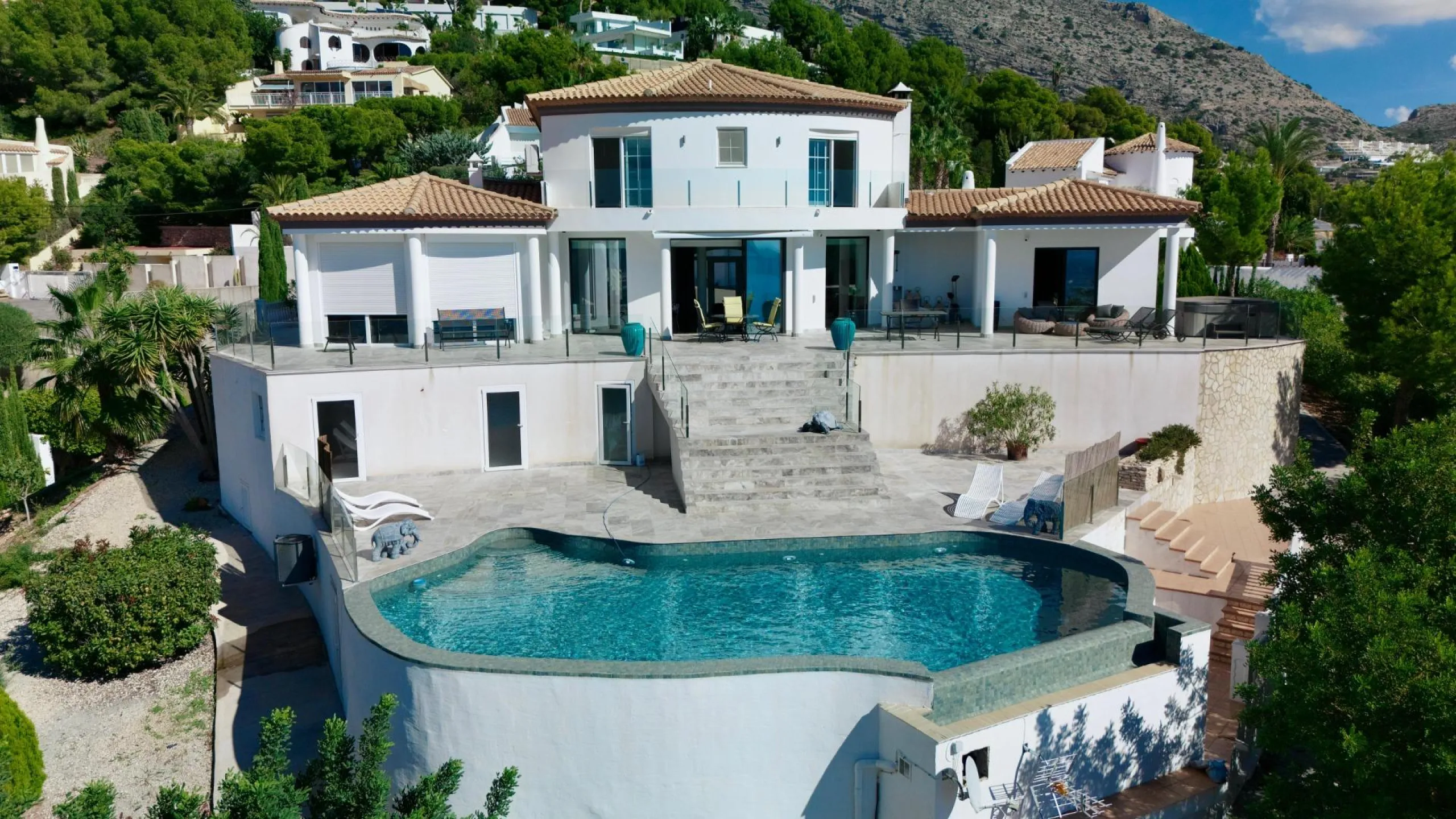 Elegant Villa with Sea Views and Altea la Vella 🌊✨