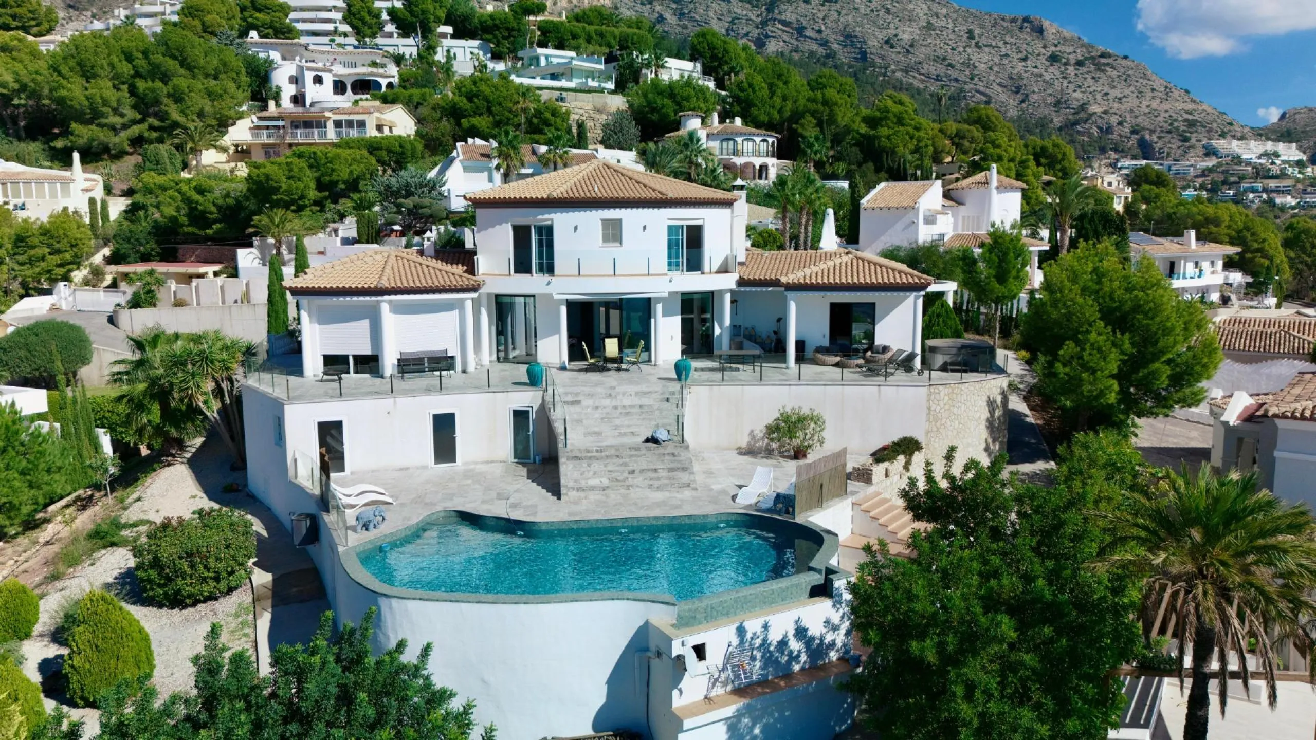 Elegant Villa with Sea Views and Altea la Vella 🌊✨