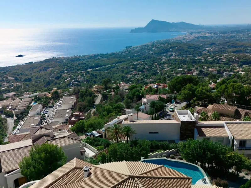 Elegant Villa with Sea Views and Altea la Vella 🌊✨