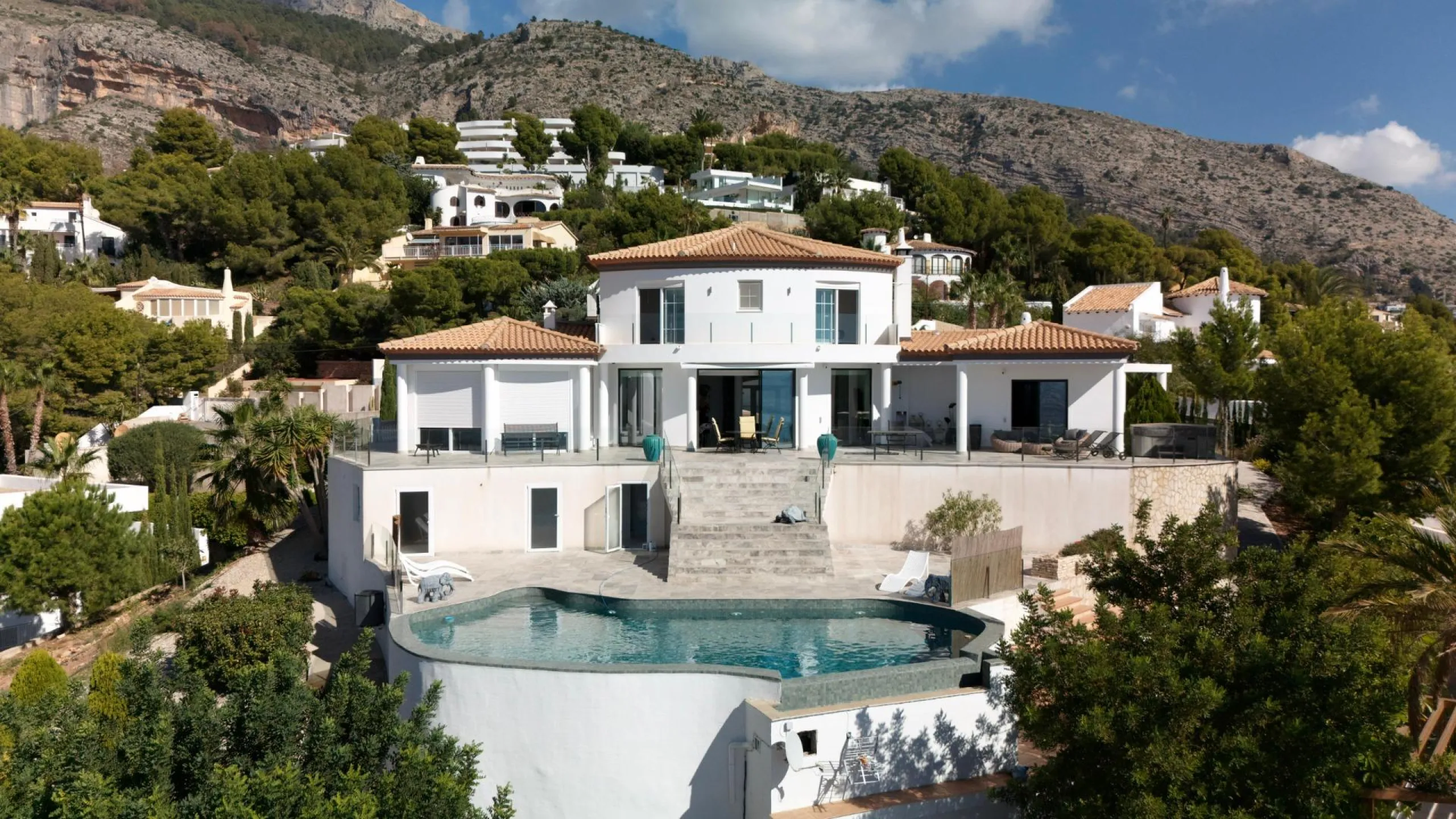Elegant Villa with Sea Views and Altea la Vella 🌊✨