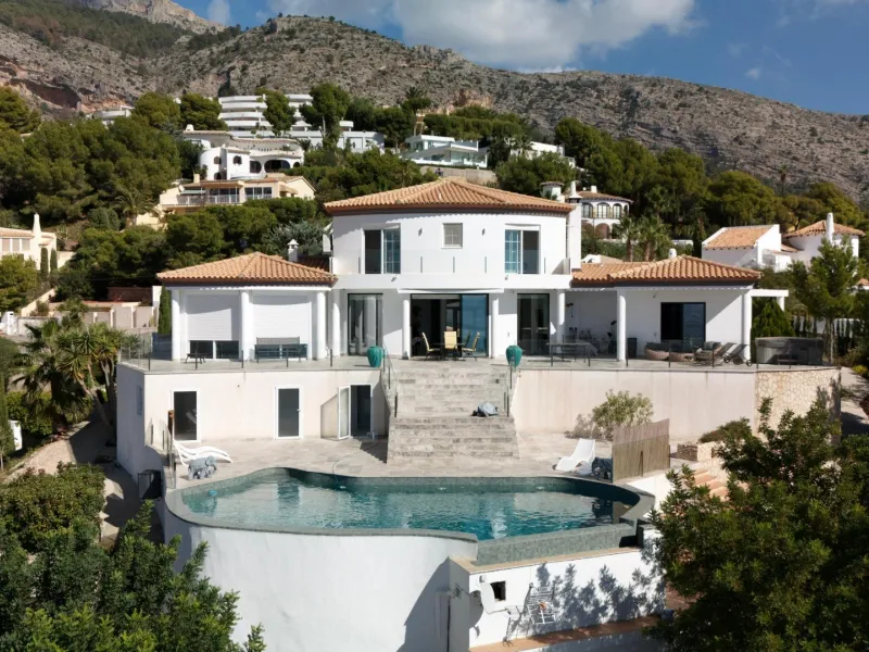 Elegant Villa with Sea Views and Altea la Vella 🌊✨