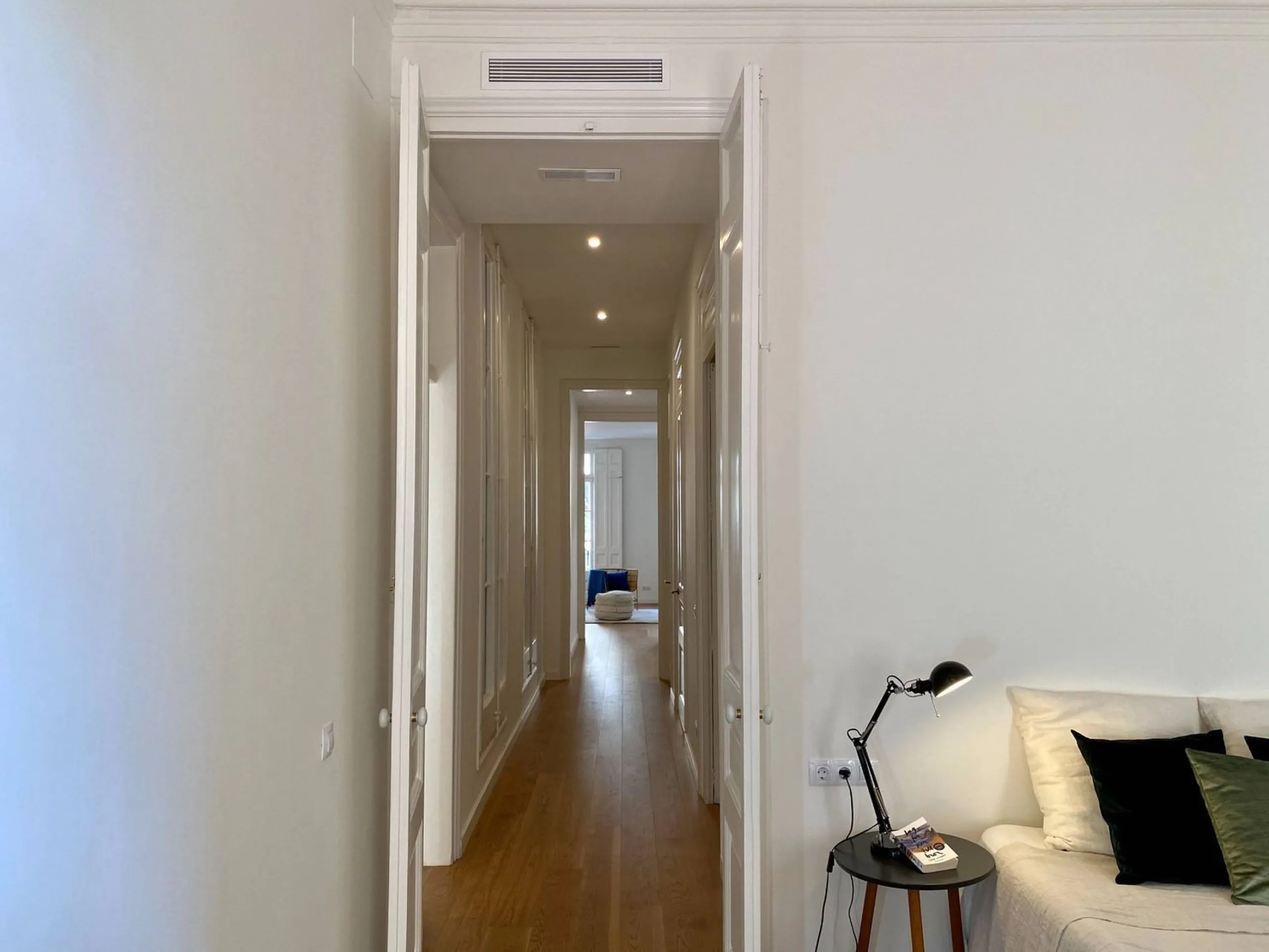 Spacious Apartment with Terrace in Eixample, Barcelona