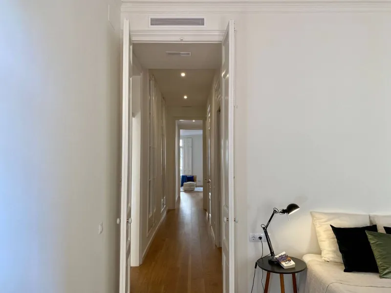 Spacious Apartment with Terrace in Eixample, Barcelona