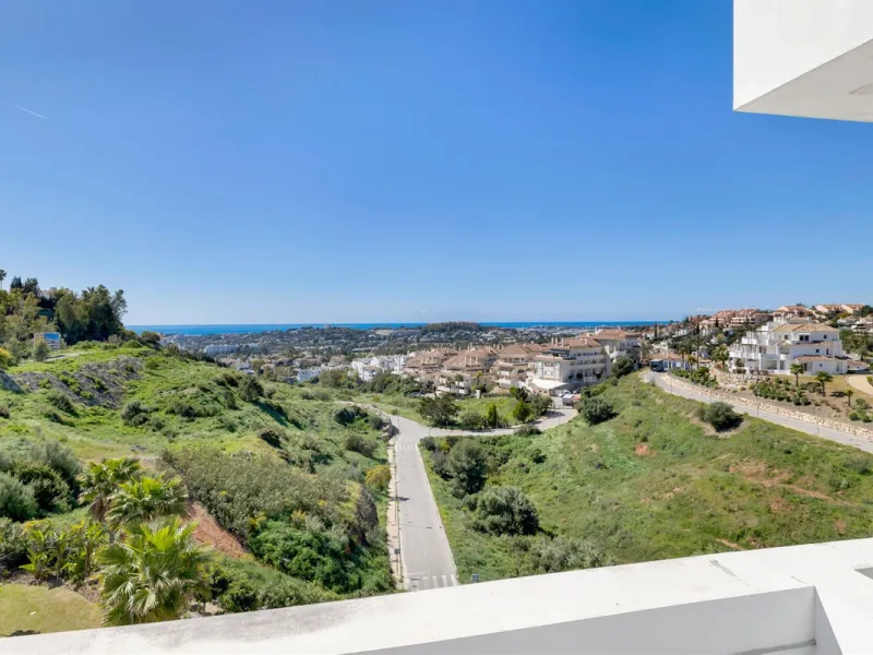 Südlich ausgerichtetes Penthouse mit privatem Pool zu verkaufen