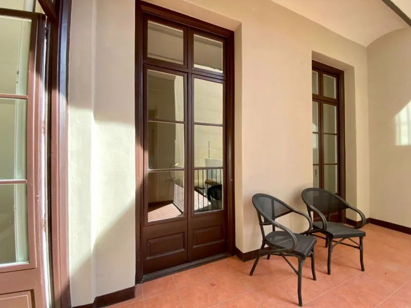 Spacious Apartment with Terrace in Eixample, Barcelona
