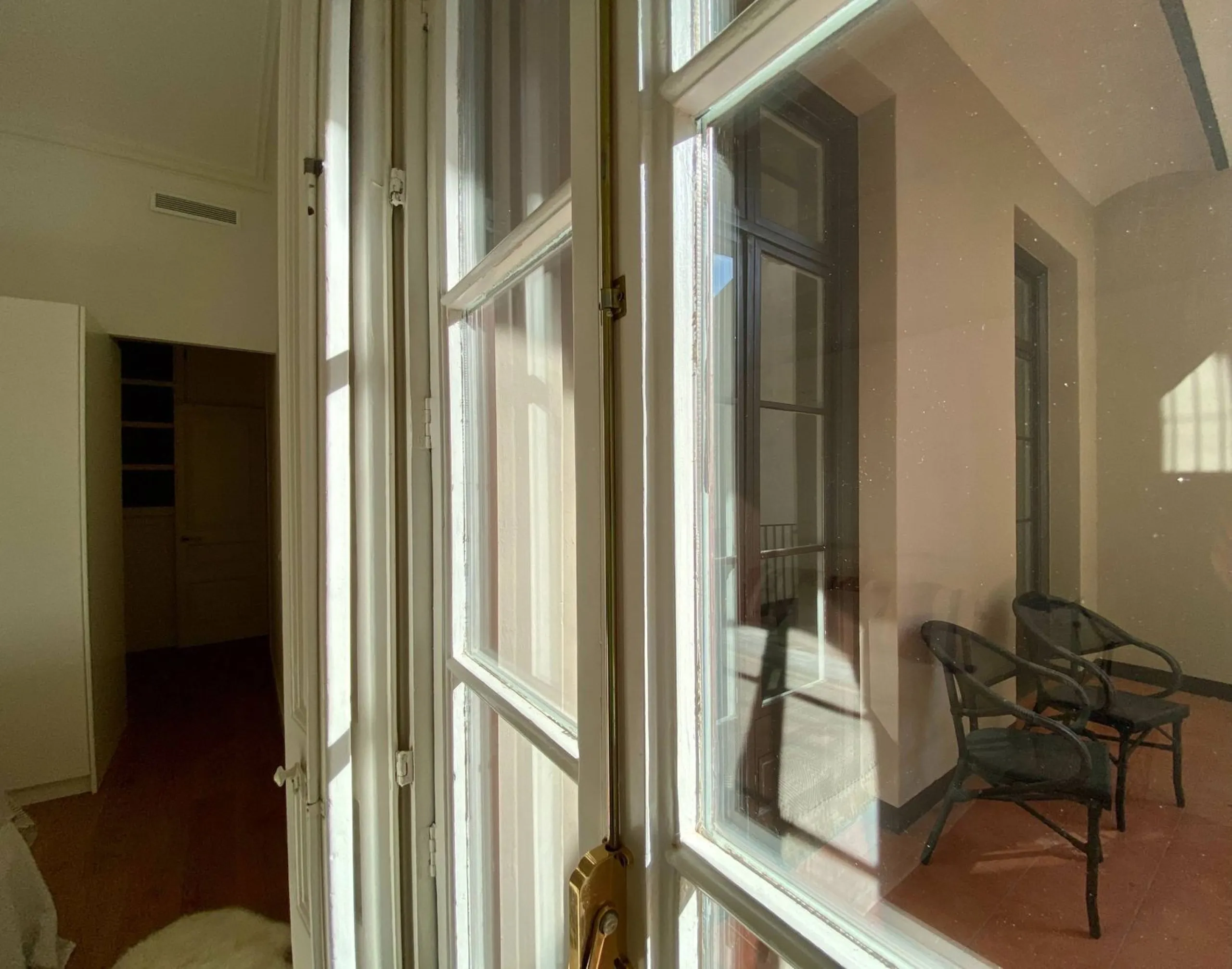 Spacious Apartment with Terrace in Eixample, Barcelona