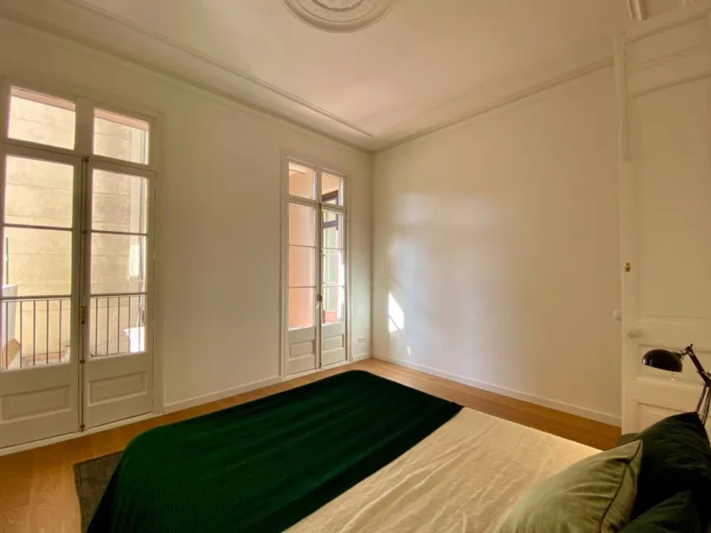 Spacious Apartment with Terrace in Eixample, Barcelona