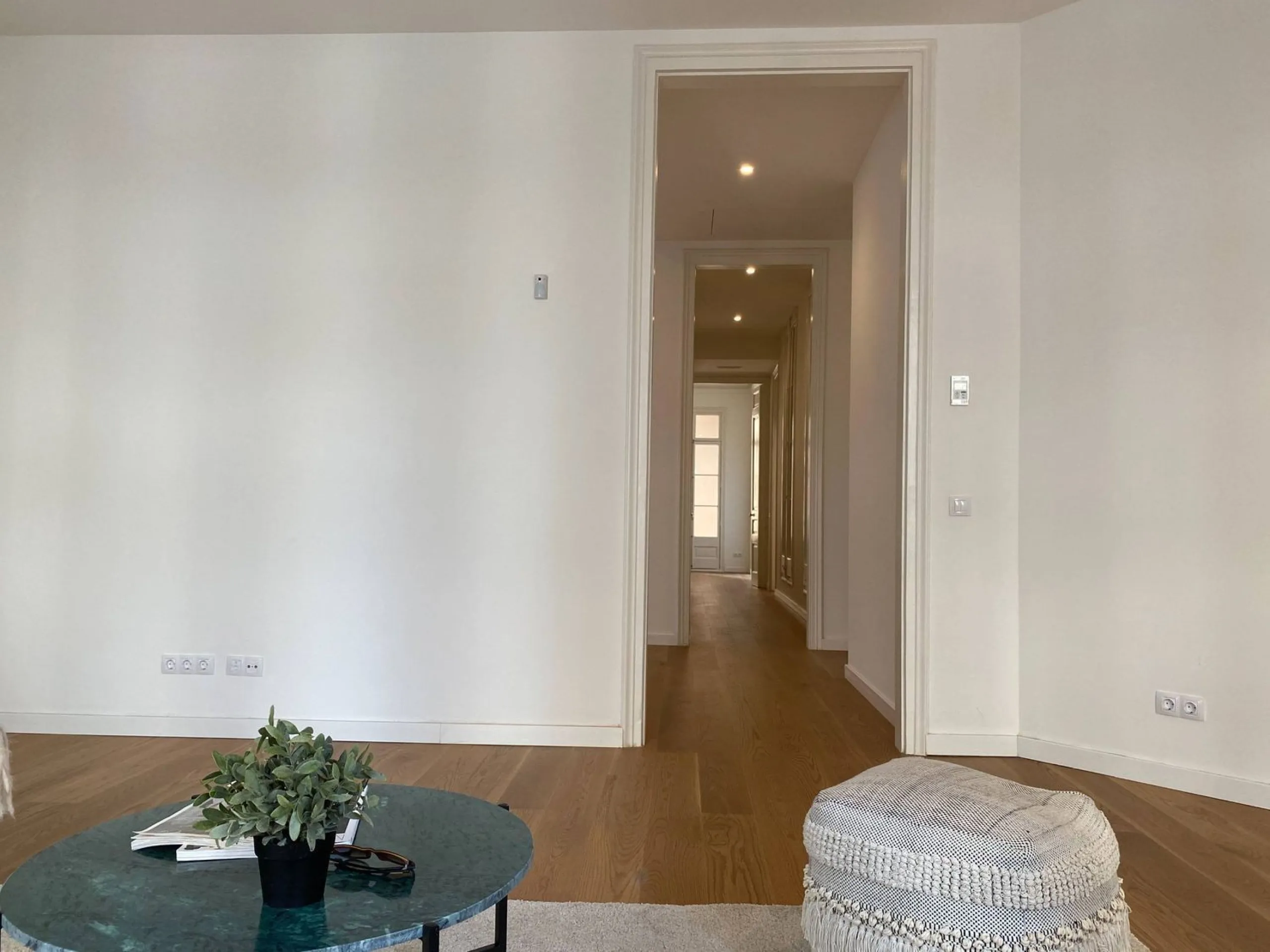 Spacious Apartment with Terrace in Eixample, Barcelona