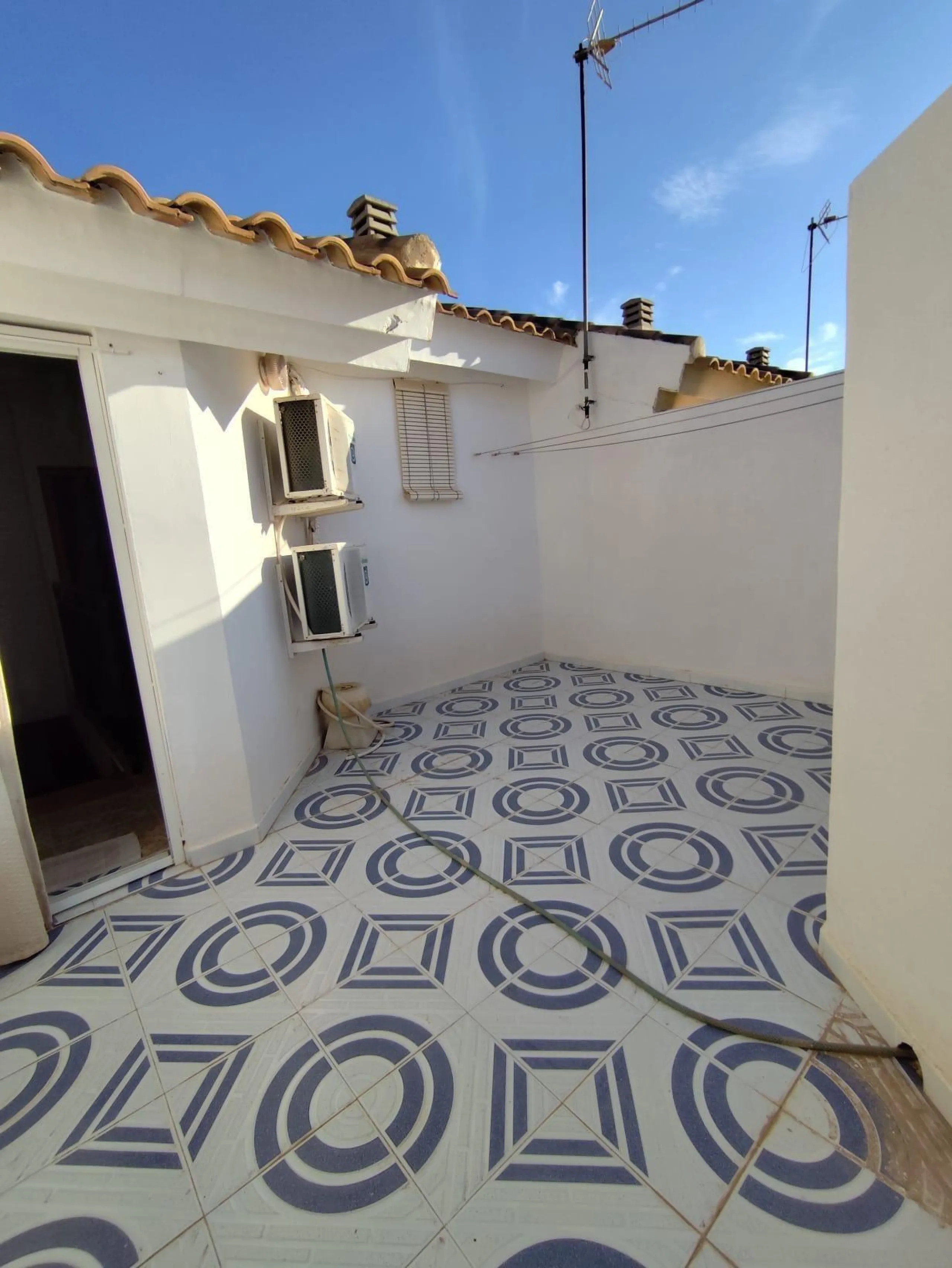 ADOSADO EN LOS ALCAZARES 3 DORM. 2 BAÑOS. PLAYA A 500 METROS.