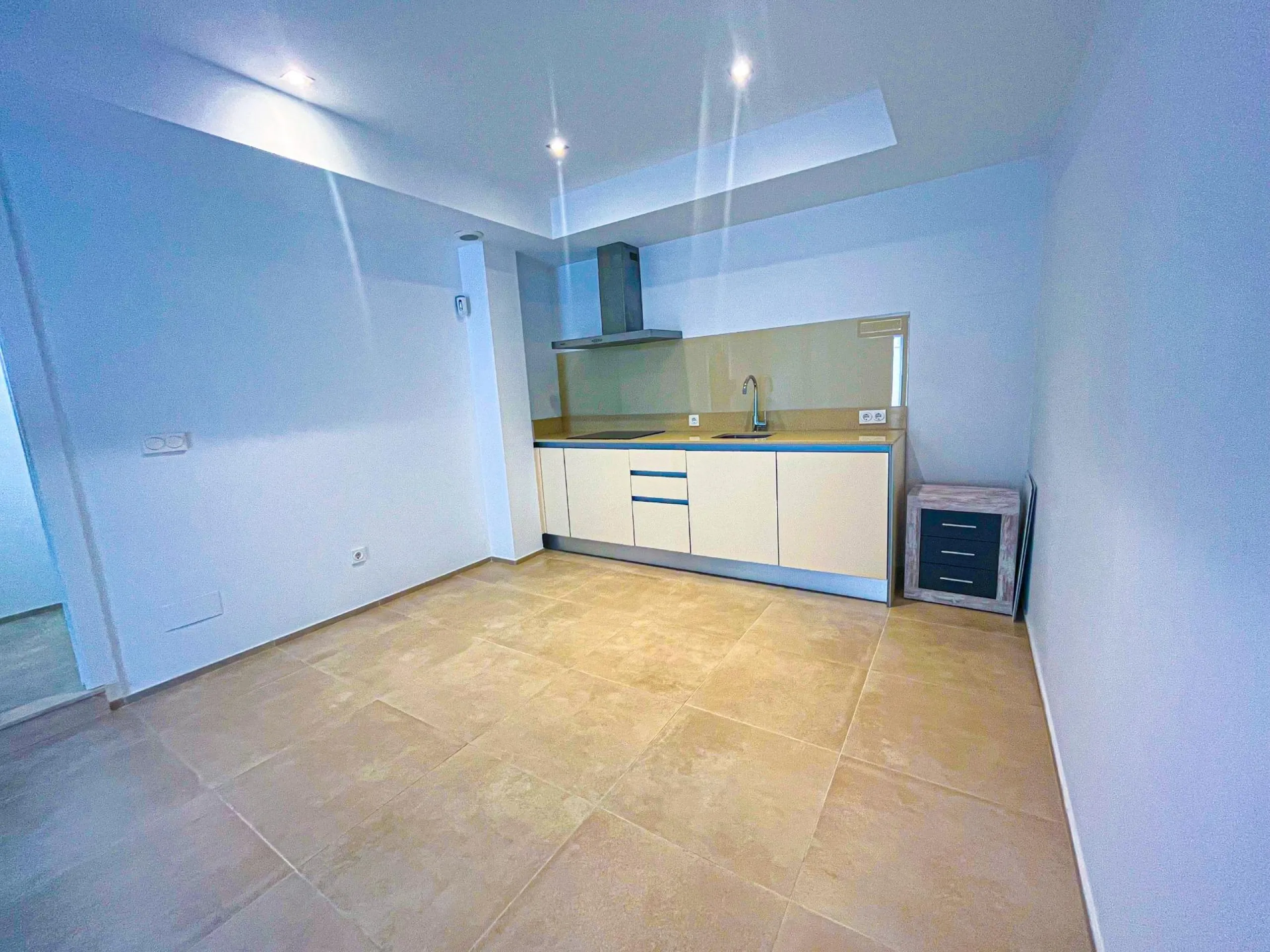 VILLA DE LUJO EN LA ZENIA. 5 DORM. 4 BAÑOS. PISCINA PRIVADA. PARCELA 410 M2.