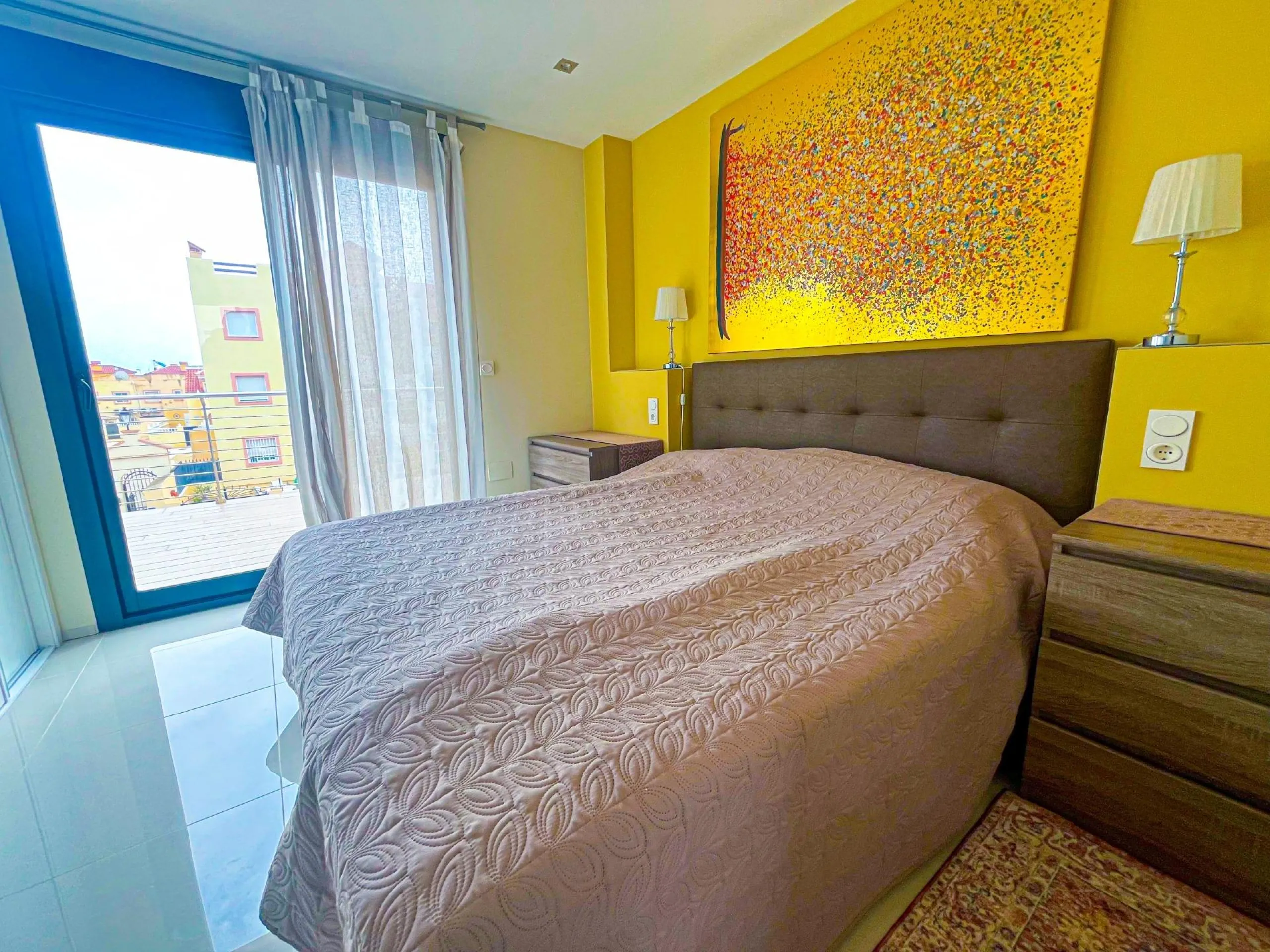 VILLA DE LUJO EN LA ZENIA. 5 DORM. 4 BAÑOS. PISCINA PRIVADA. PARCELA 410 M2.