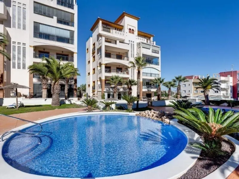 Exclusive Apartment in Guardamar del Segura with Sea Views