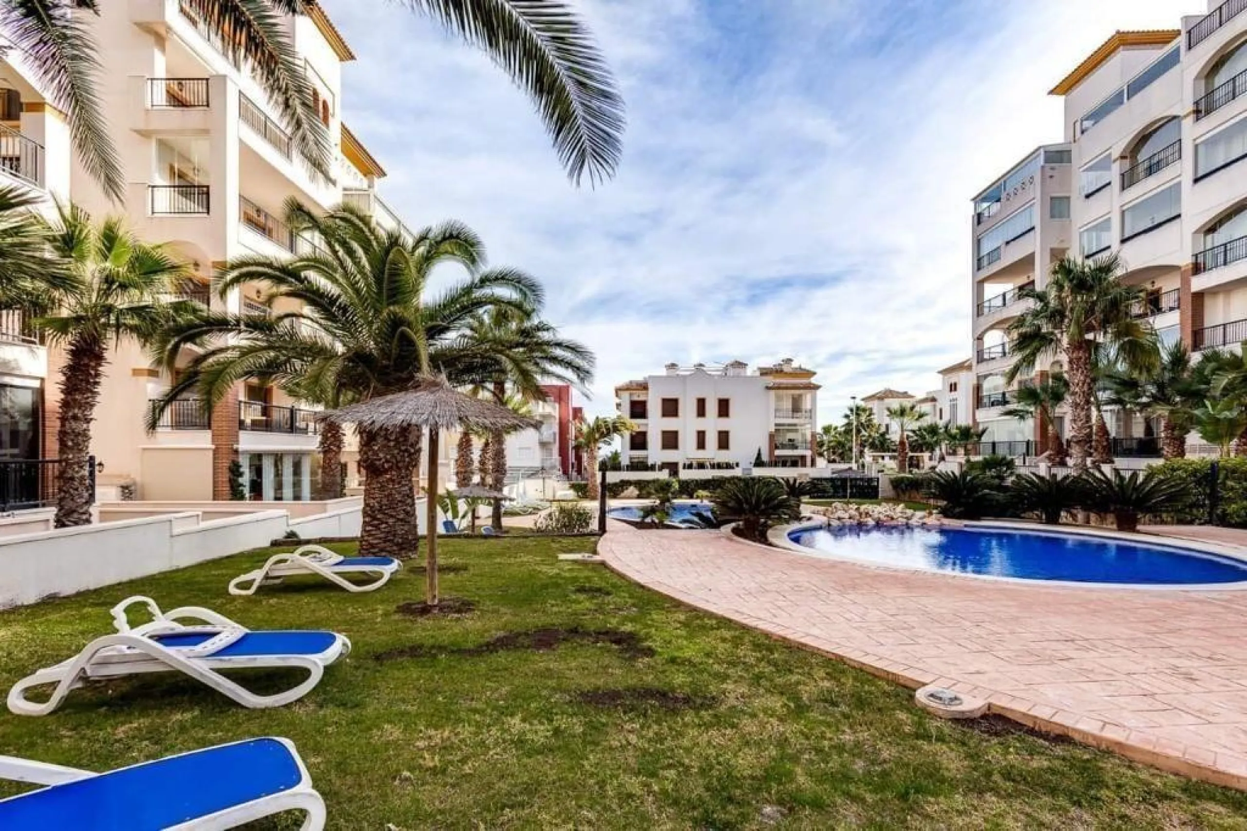Exclusive Apartment in Guardamar del Segura with Sea Views