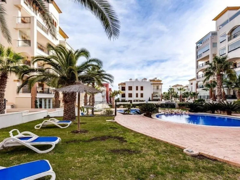 Exclusive Apartment in Guardamar del Segura with Sea Views