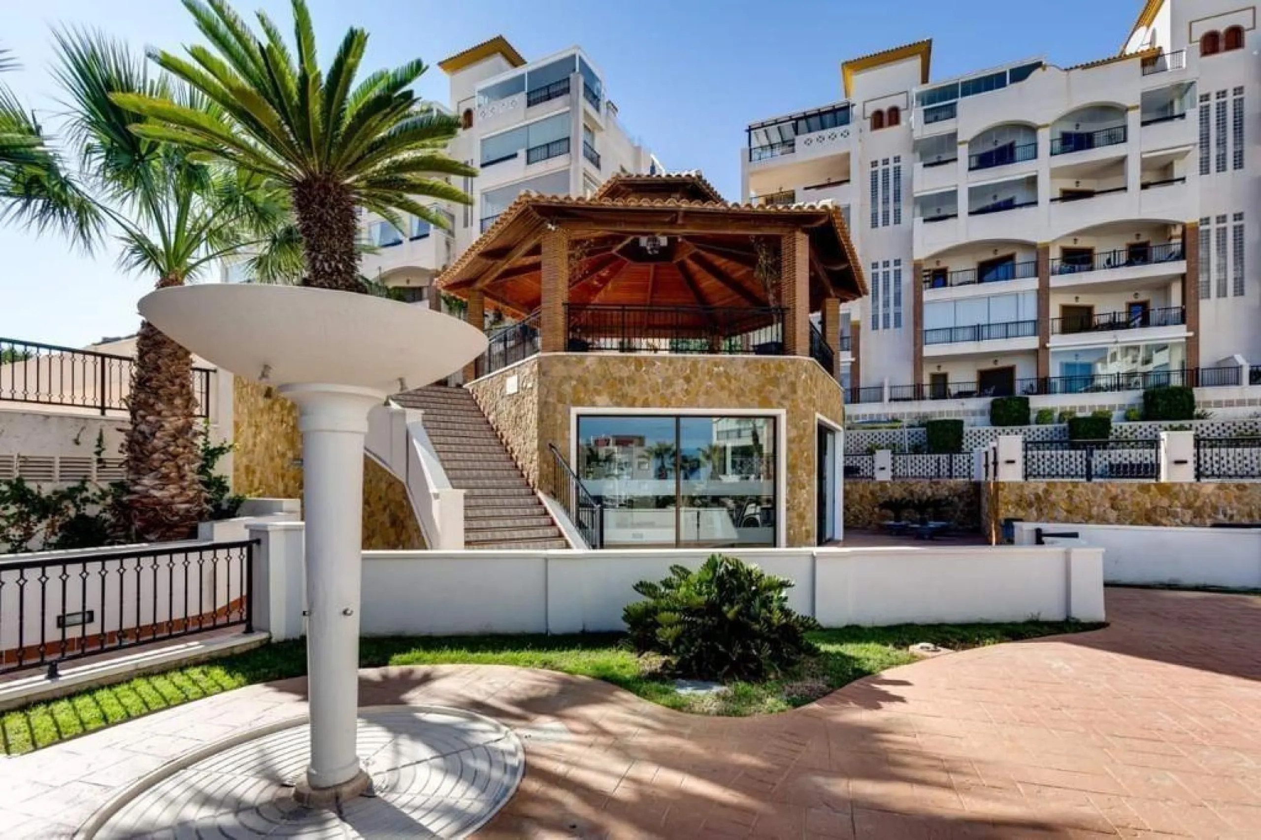 Exclusive Apartment in Guardamar del Segura with Sea Views