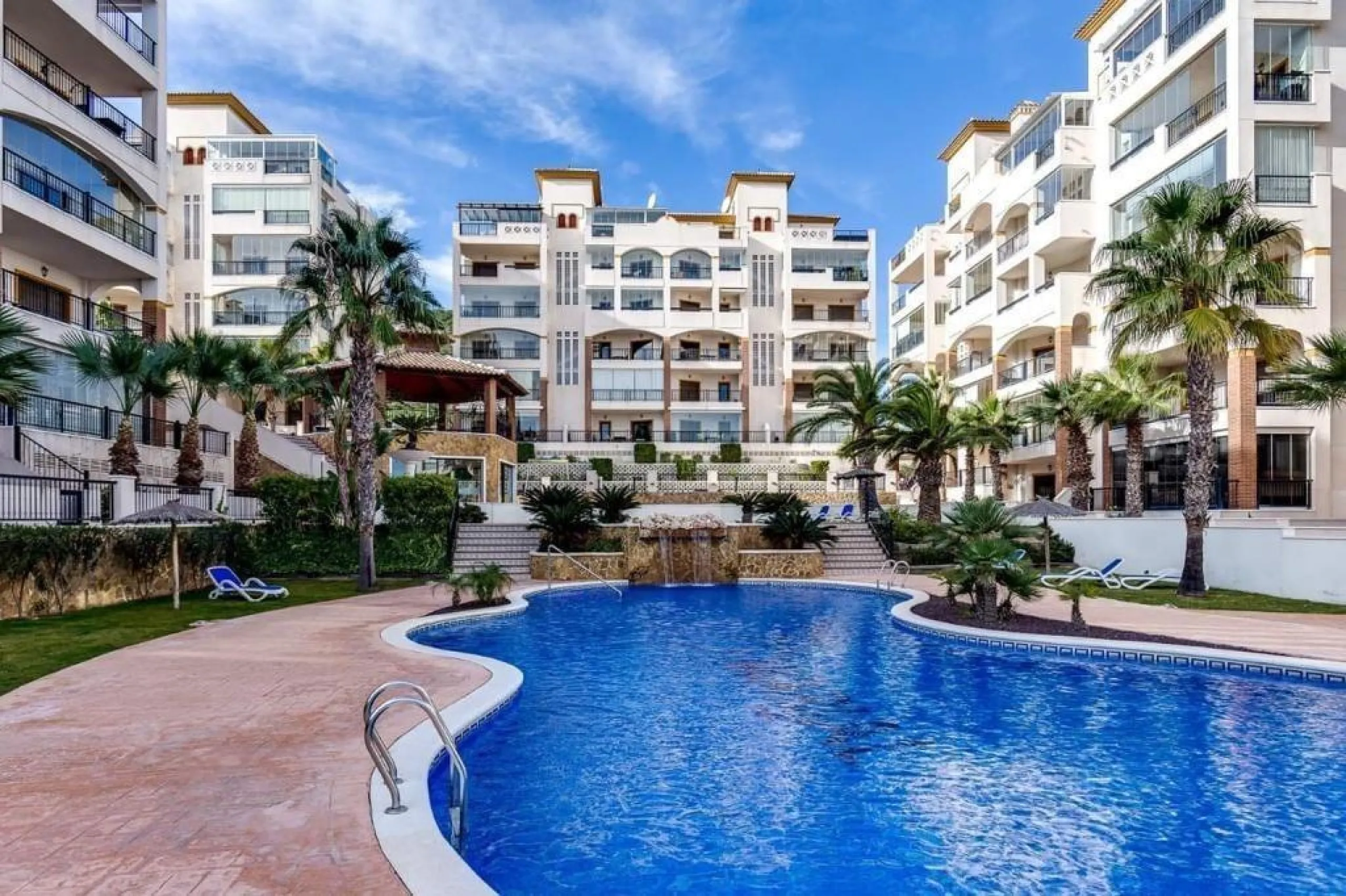 Exclusive Apartment in Guardamar del Segura with Sea Views