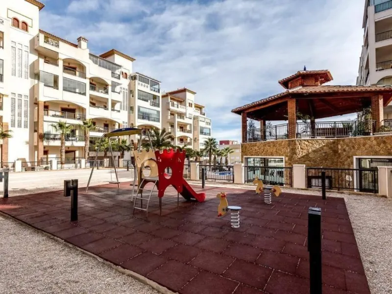 Exclusive Apartment in Guardamar del Segura with Sea Views