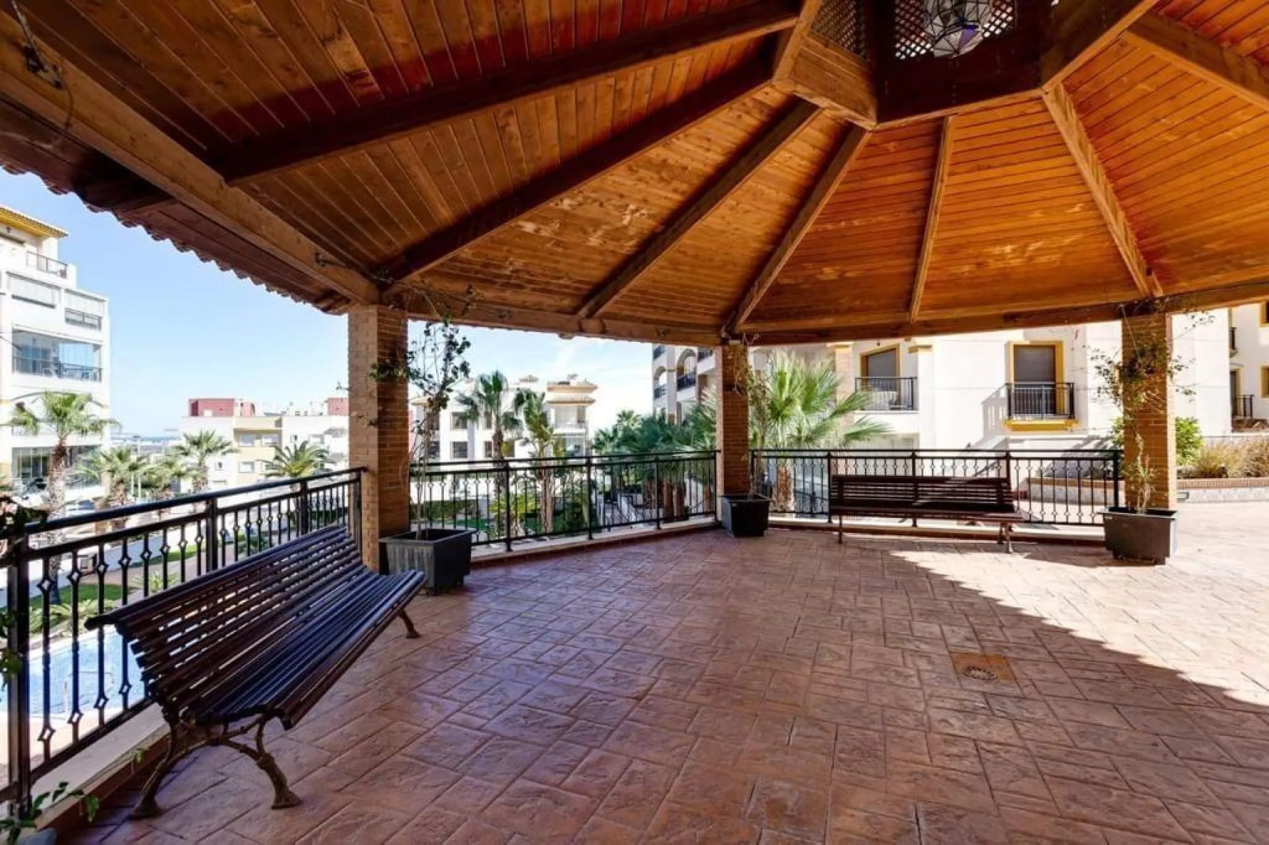 Exclusive Apartment in Guardamar del Segura with Sea Views