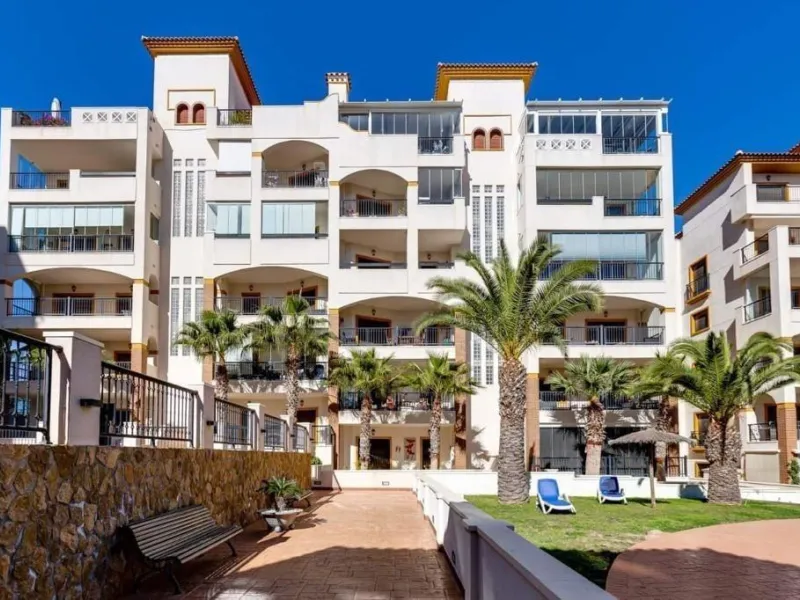 Exclusive Apartment in Guardamar del Segura with Sea Views