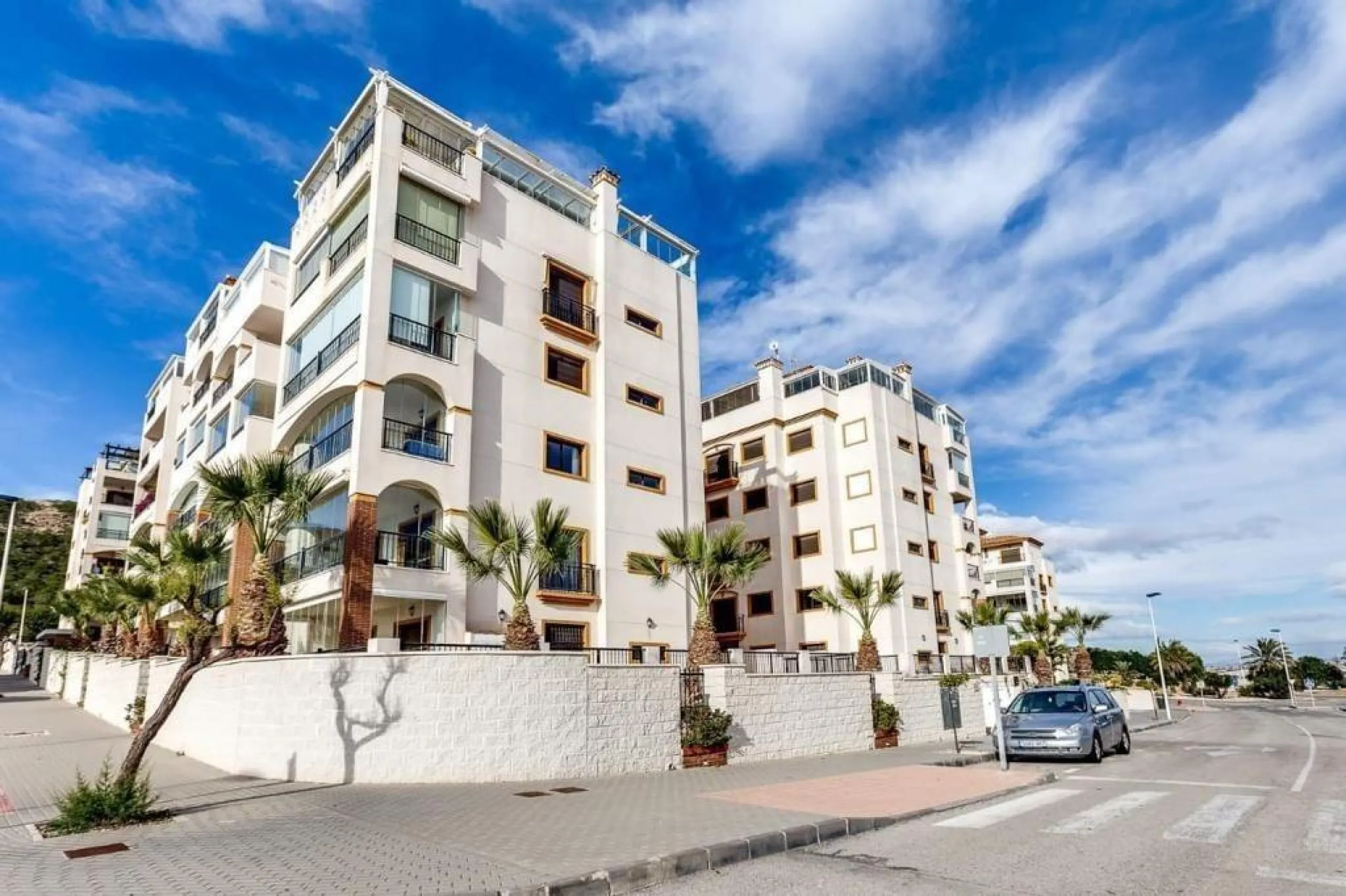 Exclusive Apartment in Guardamar del Segura with Sea Views