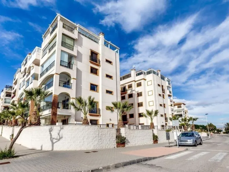 Exclusive Apartment in Guardamar del Segura with Sea Views