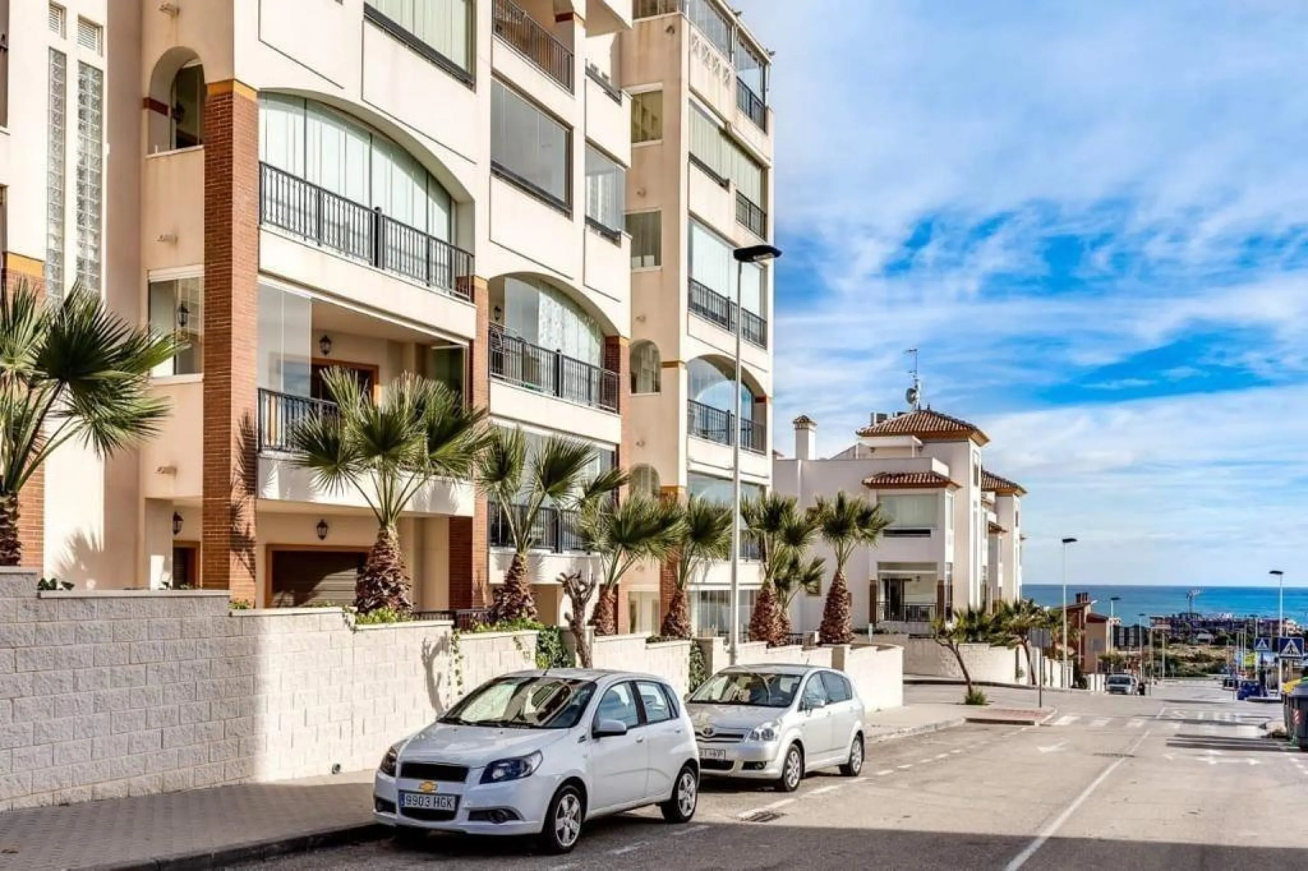 Exclusive Apartment in Guardamar del Segura with Sea Views