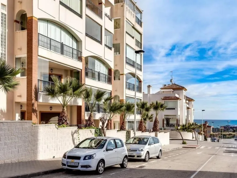 Exclusive Apartment in Guardamar del Segura with Sea Views