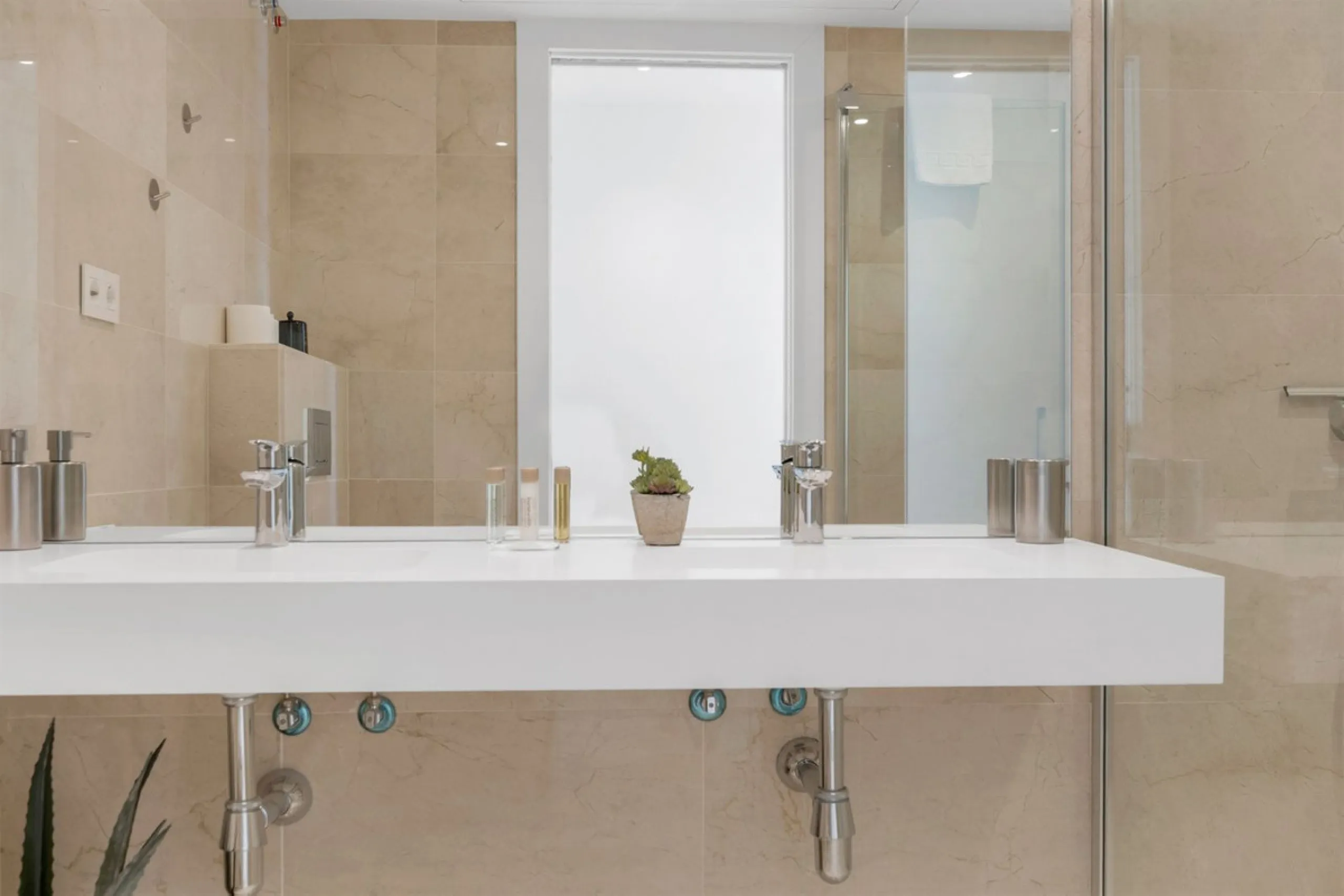 Südlich ausgerichtetes Penthouse mit privatem Pool zu verkaufen