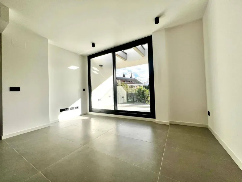 Penthouse with Private Terrace in Bellaterra, Barcelona