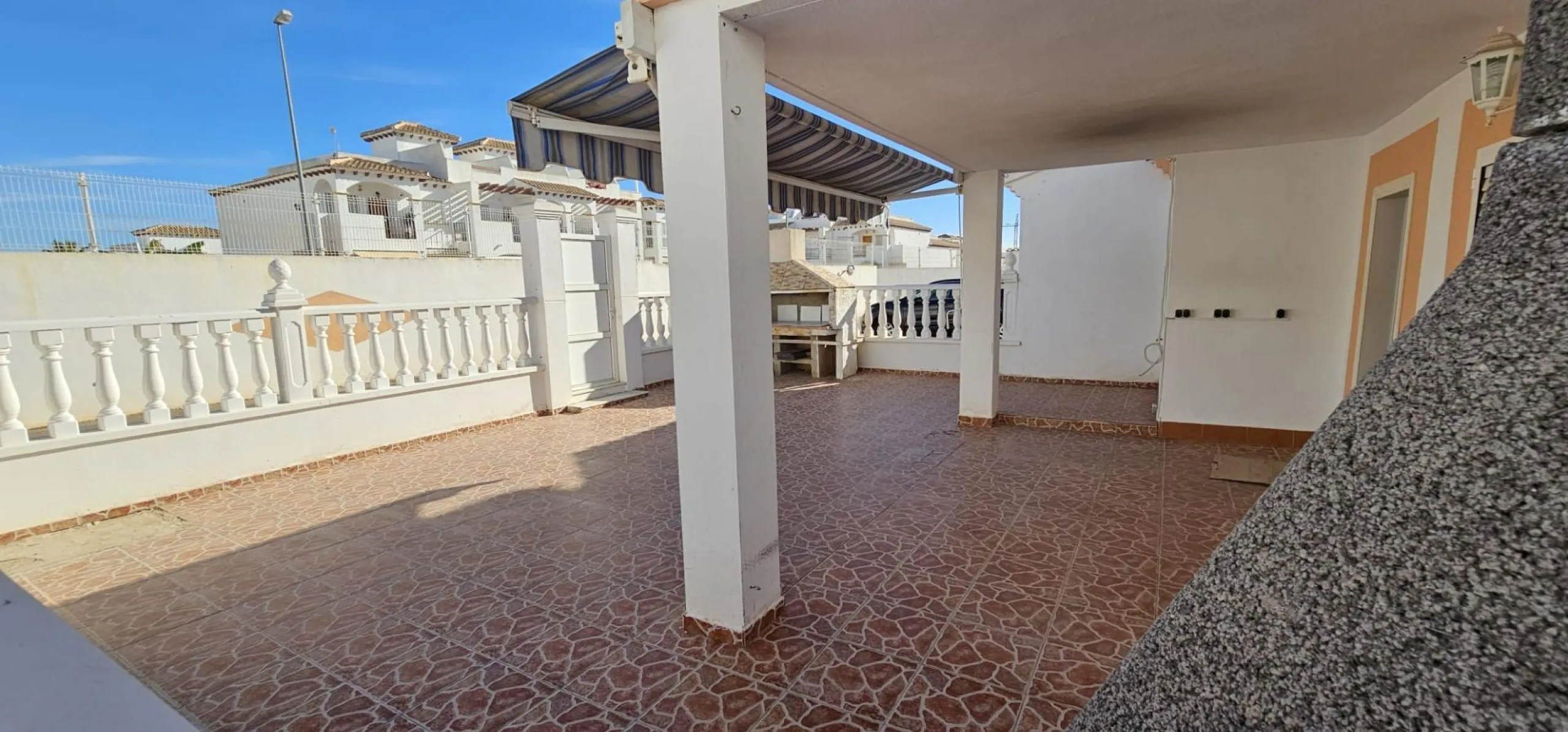 ORIHUELA COSTA EXCLUSIVA: ZENIAMAR 3, 4 HABS AMPLIO JARDIN PISCINA COM 320.000 EUROS!