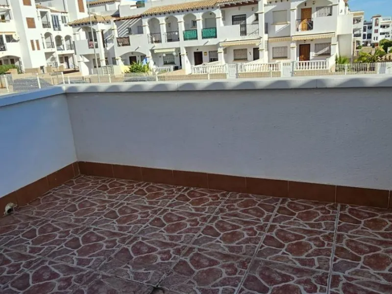ORIHUELA COSTA EXCLUSIVA: ZENIAMAR 3, 4 HABS AMPLIO JARDIN PISCINA COM 320.000 EUROS!