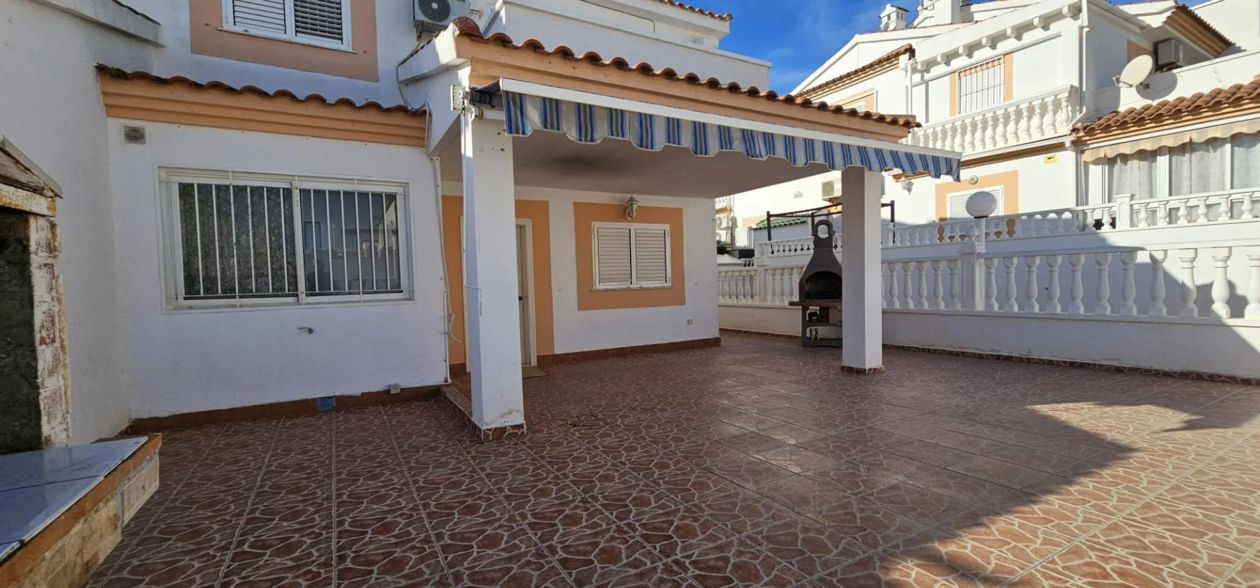 ORIHUELA COSTA EXCLUSIVA: ZENIAMAR 3, 4 HABS AMPLIO JARDIN PISCINA COM 320.000 EUROS!