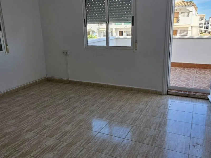 ORIHUELA COSTA EXCLUSIVA: ZENIAMAR 3, 4 HABS AMPLIO JARDIN PISCINA COM 320.000 EUROS!
