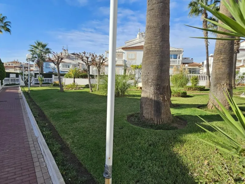 ORIHUELA COSTA EXCLUSIVA: ZENIAMAR 3, 4 HABS AMPLIO JARDIN PISCINA COM 320.000 EUROS!