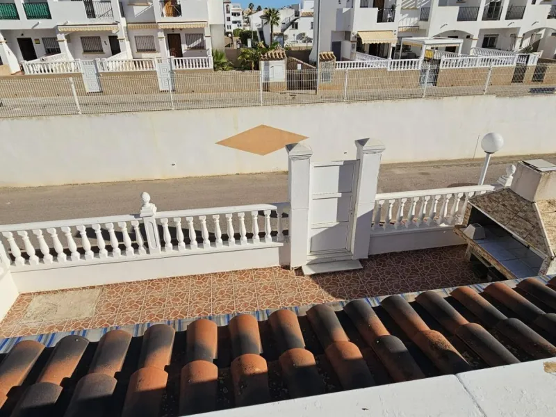 ORIHUELA COSTA EXCLUSIVA: ZENIAMAR 3, 4 HABS AMPLIO JARDIN PISCINA COM 320.000 EUROS!