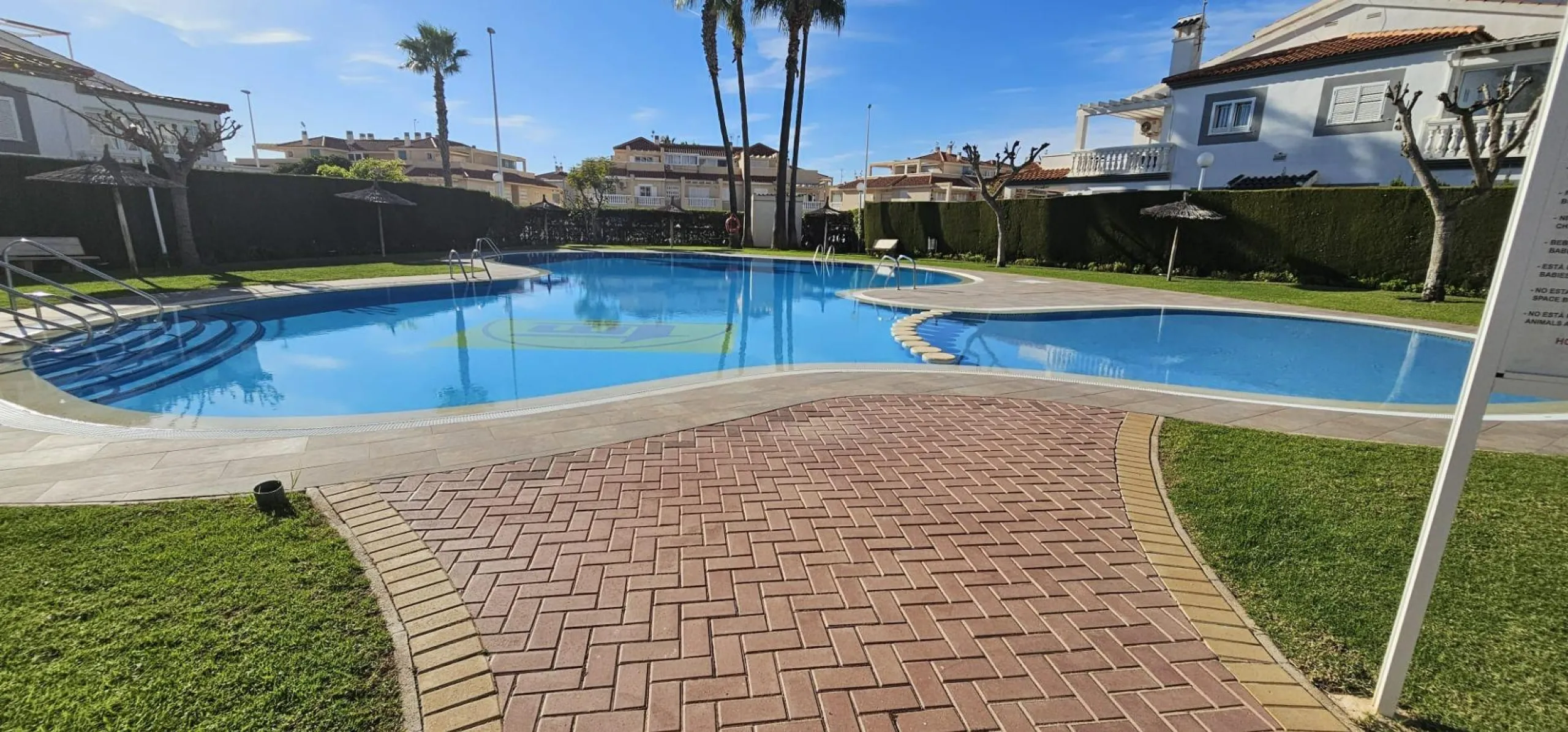 ORIHUELA COSTA EXCLUSIVA: ZENIAMAR 3, 4 HABS AMPLIO JARDIN PISCINA COM 320.000 EUROS!