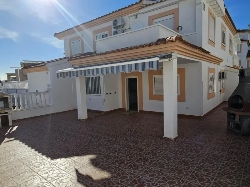 ORIHUELA COSTA EXCLUSIVA: ZENIAMAR 3, 4 HABS AMPLIO JARDIN PISCINA COM 320.000 EUROS!