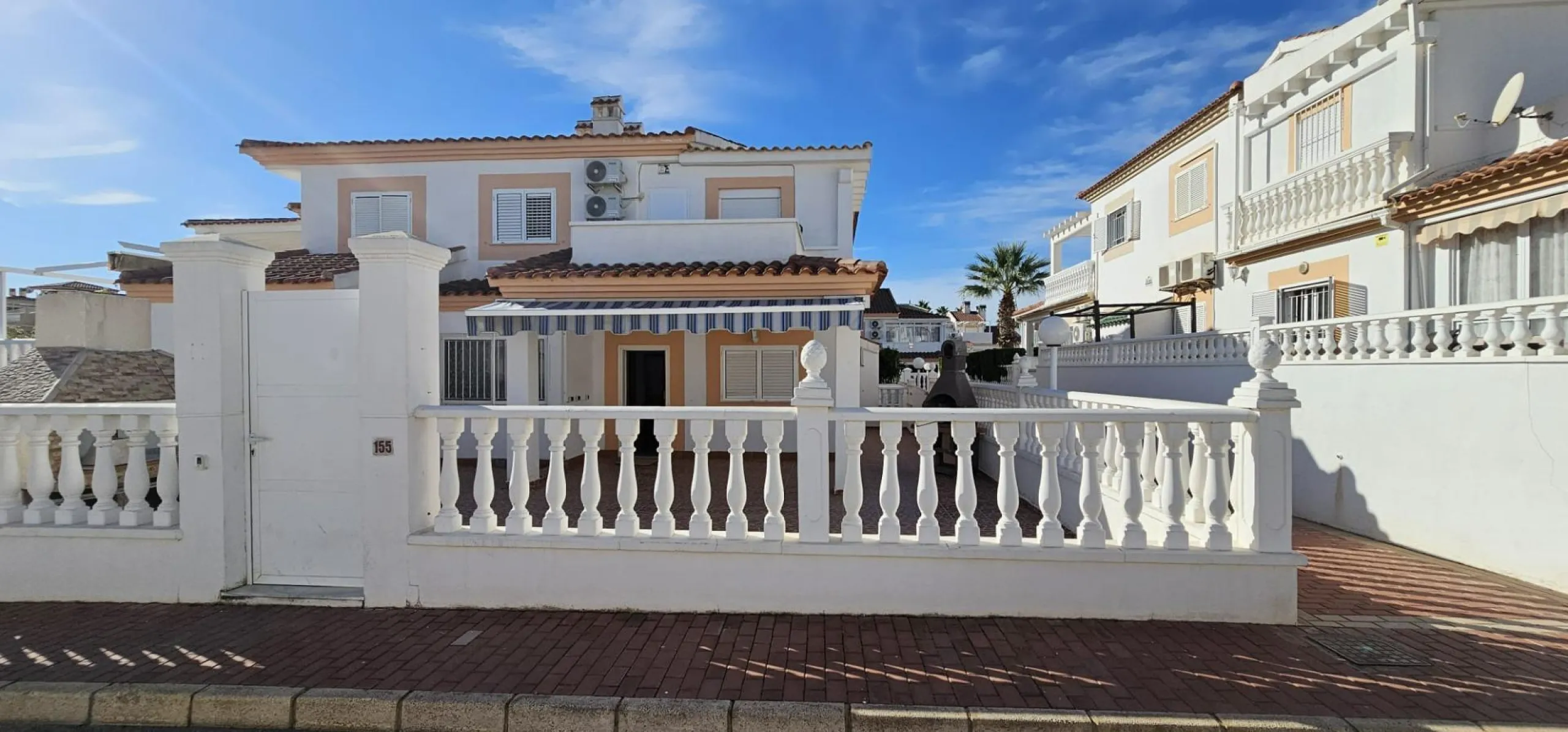 ORIHUELA COSTA EXCLUSIVA: ZENIAMAR 3, 4 HABS AMPLIO JARDIN PISCINA COM 320.000 EUROS!