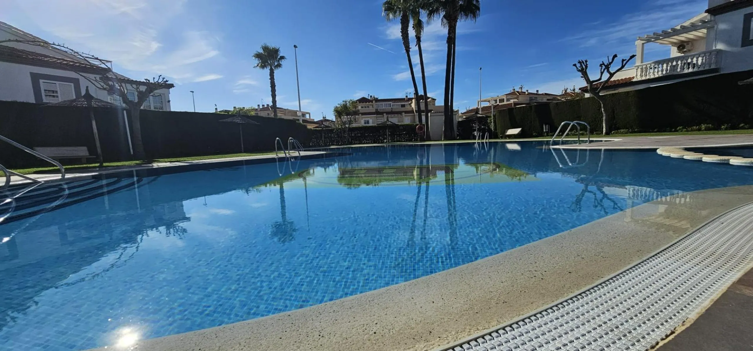 ORIHUELA COSTA EXCLUSIVA: ZENIAMAR 3, 4 HABS AMPLIO JARDIN PISCINA COM 320.000 EUROS!